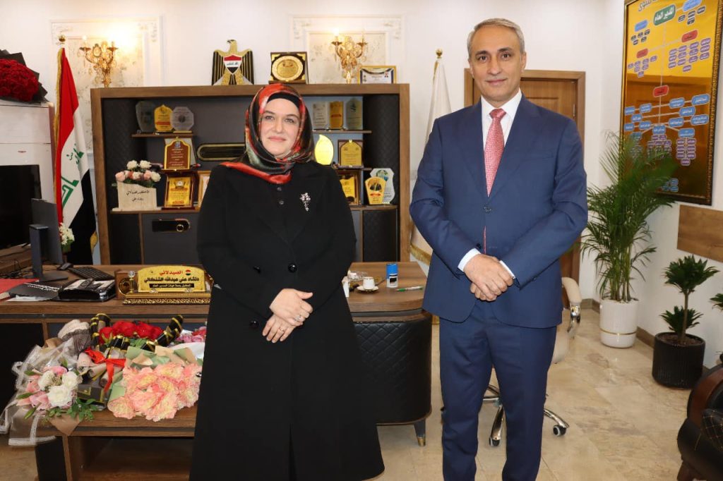 الخابوري تبحث مع مدير صحة نينوى الواقع الصحي وإعادة إعمار المستشفيات