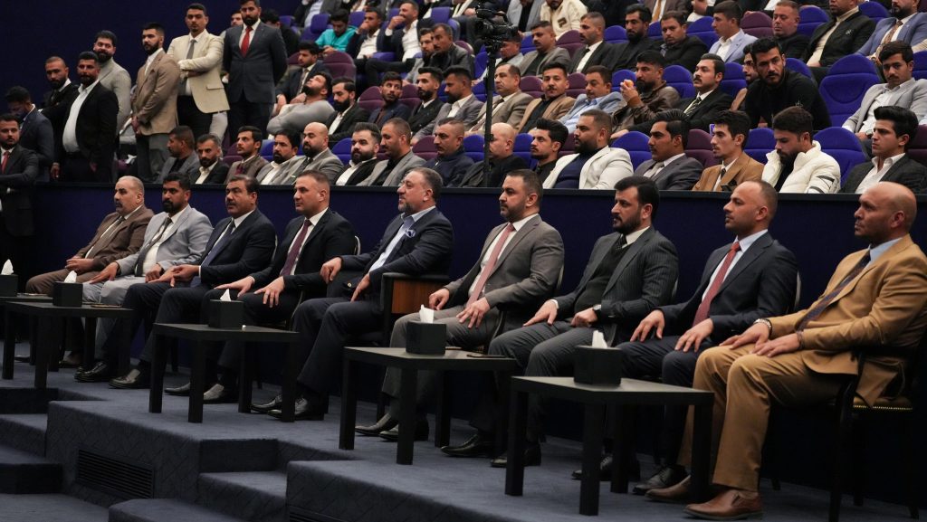 الشيخ خميس الخنجر يلتقي جمعًا من تنظيمات السيادة في بغداد