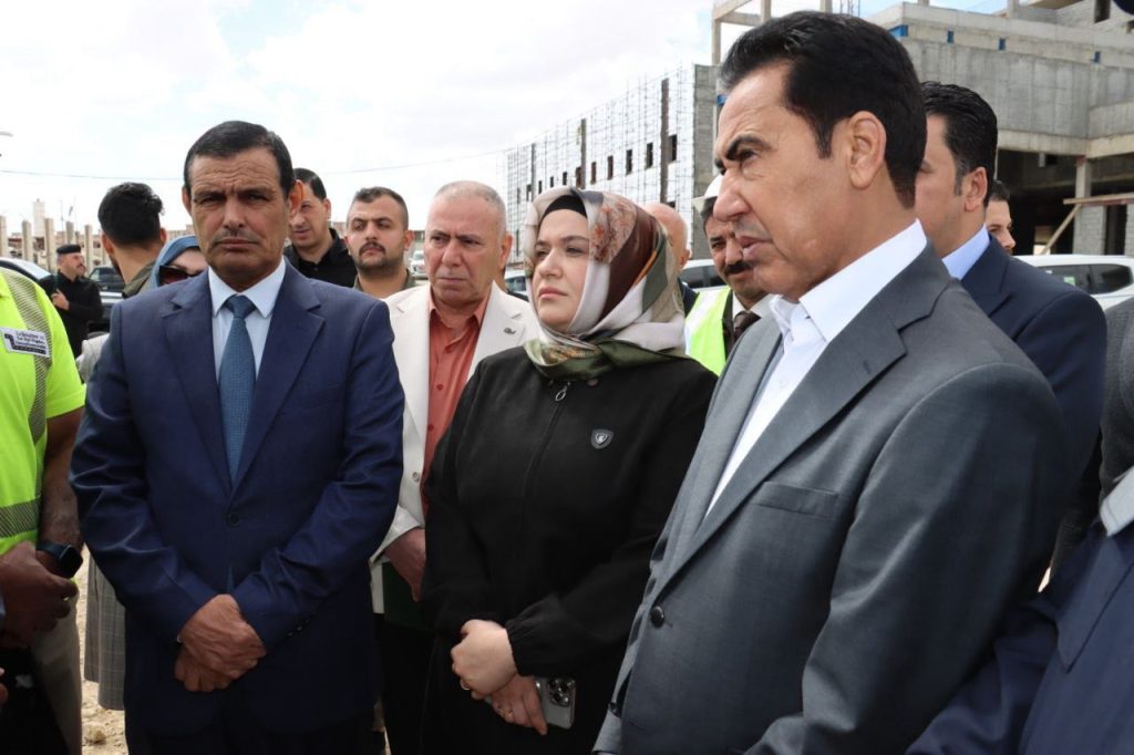 السيدة سمية الخابوري تتفقد مشروع المستشفى الألماني في أيمن الموصل برفقة محافظ نينوى
