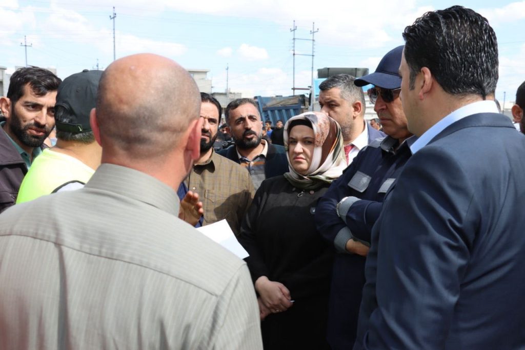 سمية الخابوري تتفقد المناطق المحرومة في الموصل وتؤكد: لها أولوية في خططنا الخدمية