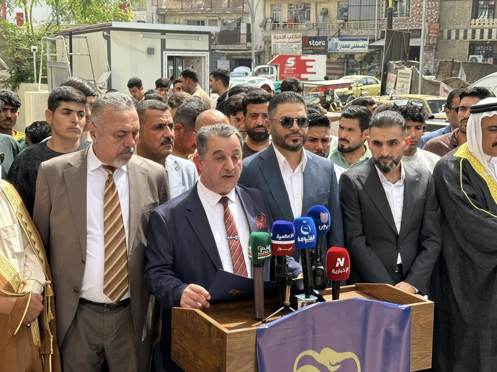 جانب من الوقفة التضامنية الداعمة للشيخ خميس الخنجر في الأعظمية