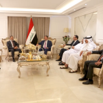 رئيس تحالف السيادة الشيخ خميس الخنجر يستقبل السفير البريطاني في بغداد