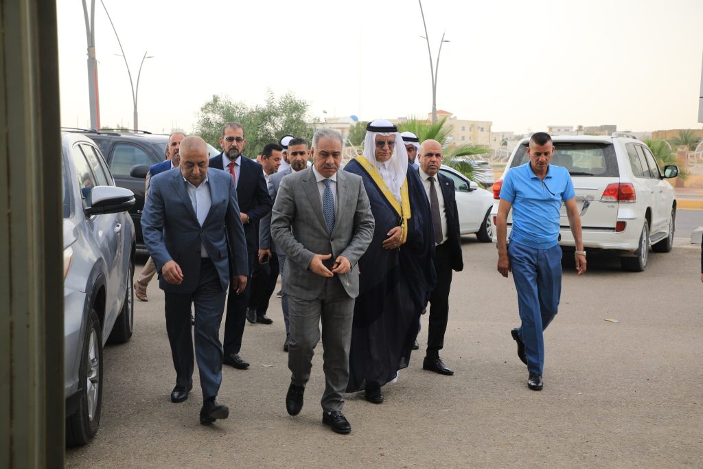 الدكتور خميس السعد يحضر مجلسي عزاء في الرمادي