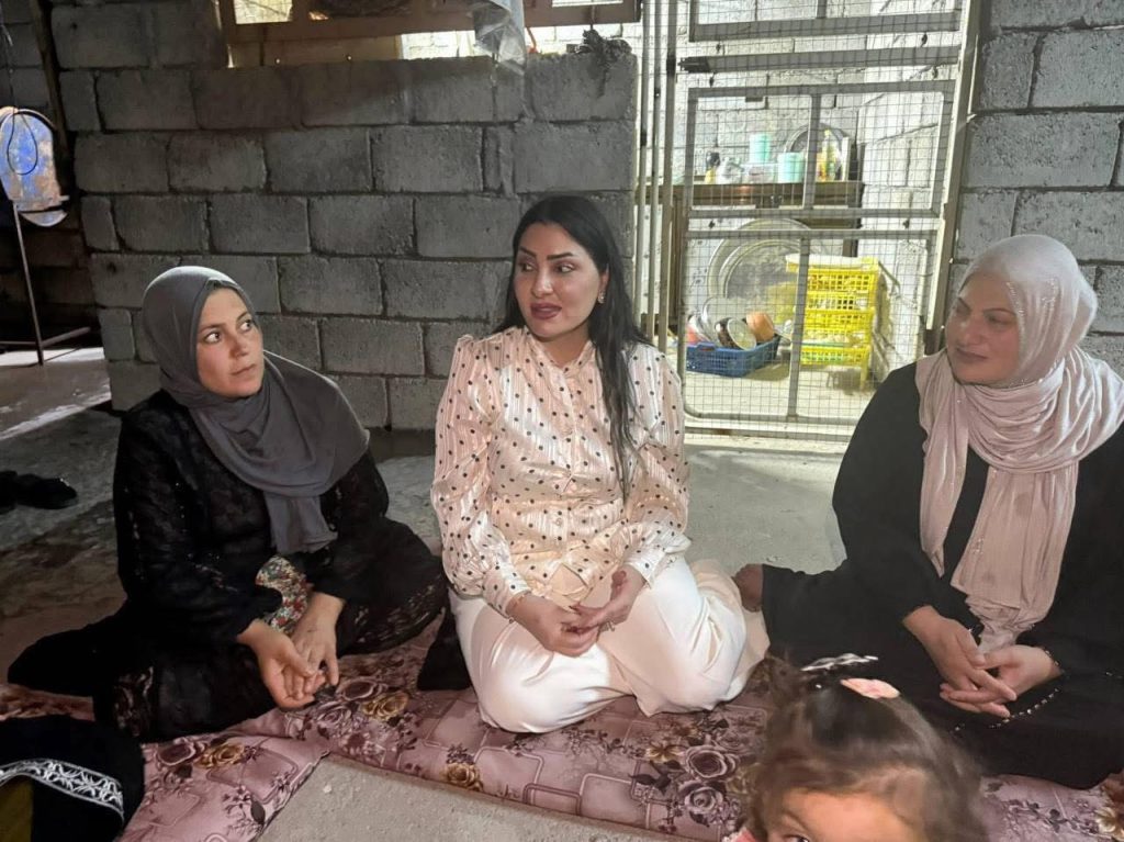 مها أحمد عبد الرحمن تزور حي الكرامة وتؤكد دعمها المستمر لقضايا المرأة وتمكينها في المجتمع