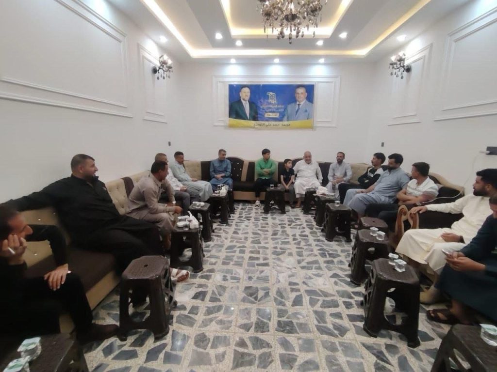 توافد الأقارب والمحبين إلى مكتب الحقوقي محمد أحمد علي اللويزي دعمًا لمسيرته الانتخابية