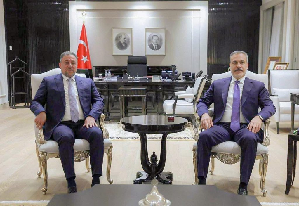 الشيخ خميس الخنجر يلتقي معالي وزير الخارجية التركي