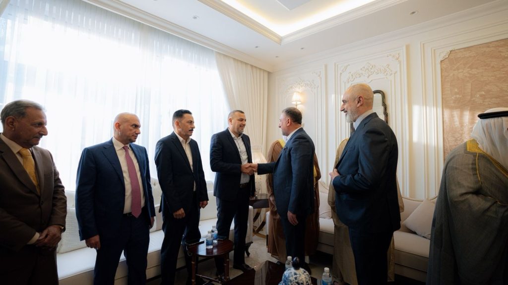 الشيخ خميس الخنجر يزور الدكتور وائل الكبيسي