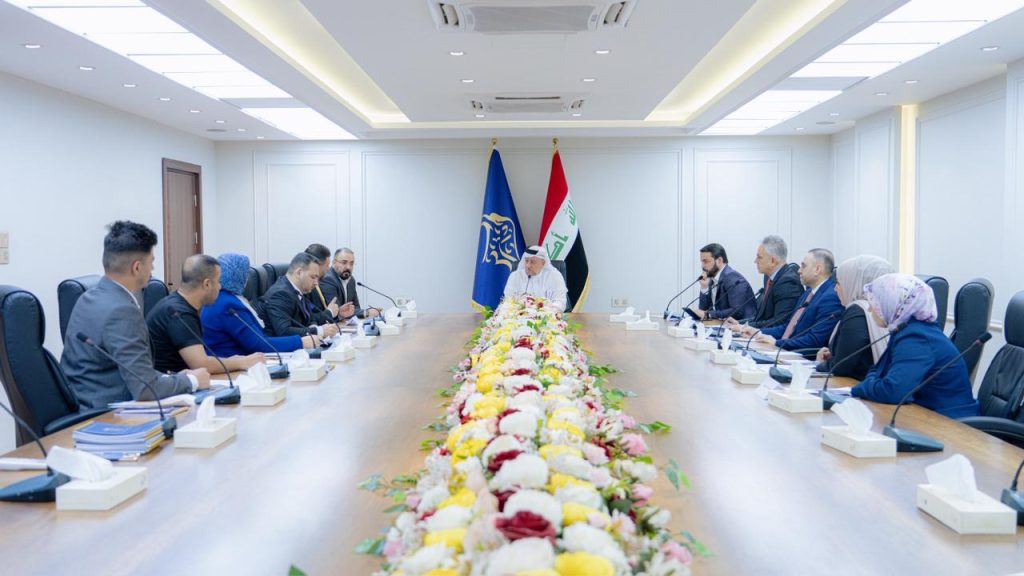 الشيخ خميس الخنجر يزور غرفة العمليات الانتخابية في مقر التحالف لمتابعة سير العمل